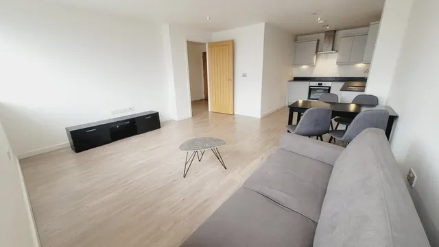 Goldsworth Road, Woking, GU21, photo 2