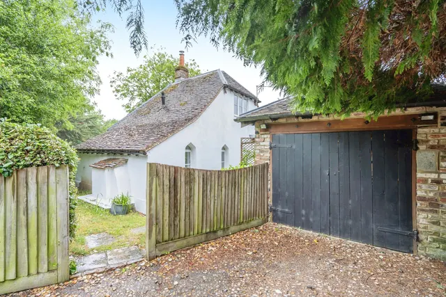 St. Pauls Road, Chichester, PO19, photo 2