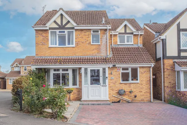 Knight Close, Pewsham, photo 1