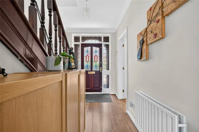 Percheron Drive, Knaphill, GU21, photo 3
