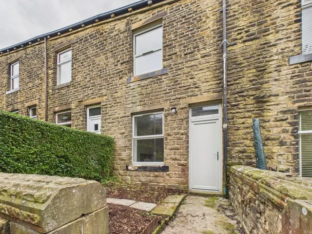 Roseberry Street, Oakworth, BD22, photo 1