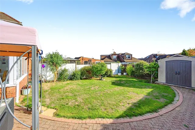 Elm Avenue, Caddington, LU1, photo 2