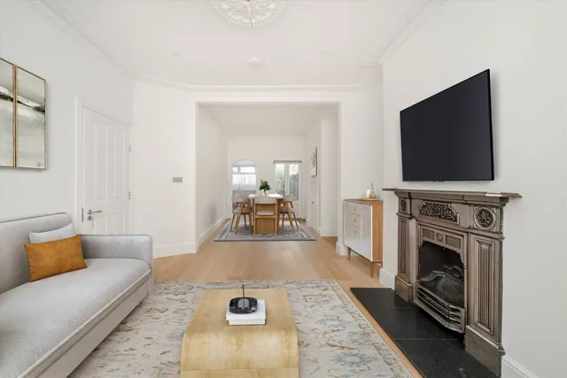 Somerset Road, W4, photo 2