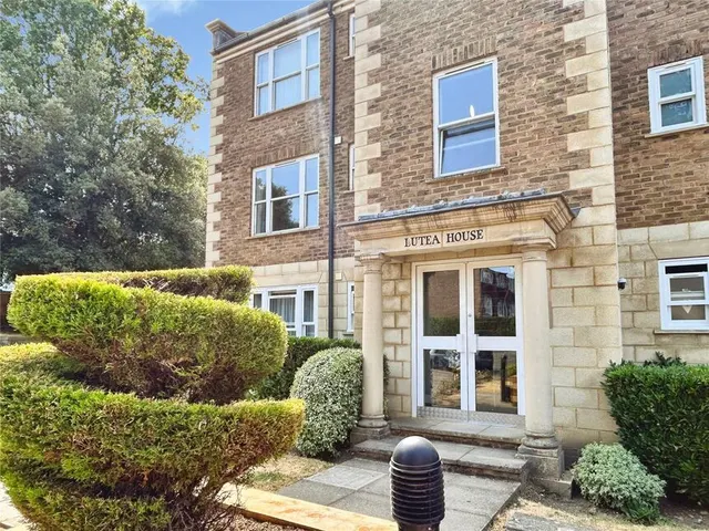 1 bedroom flat — Walnut Mews, Sutton, SM2