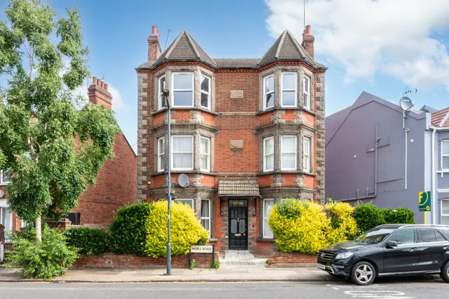Photo 2 — 98b Mora Road, London