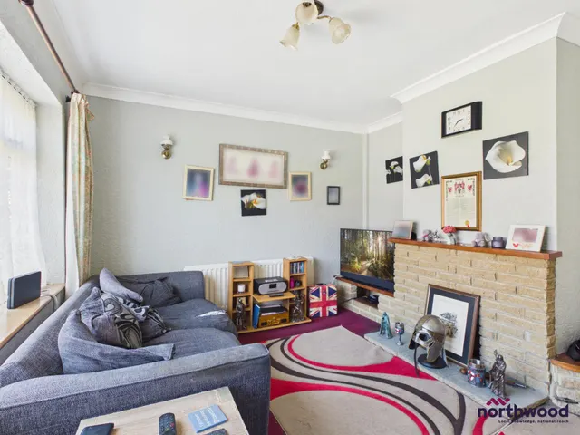 Crawley Crescent, Hampden Park, BN22, photo 2