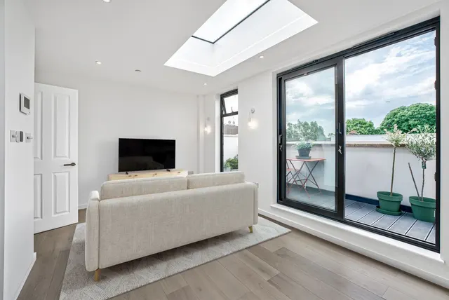 Ellerslie Road, W12, photo 2