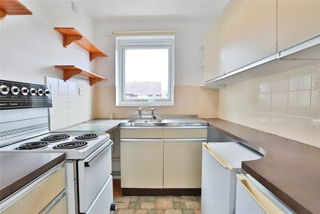 Comet Way, Christchurch, BH23, photo 2