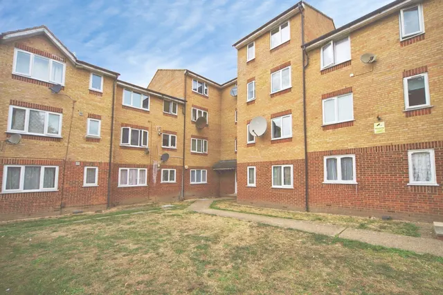 Wigston Close, London, N18, photo 3