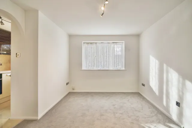 Wigston Close, London, N18, photo 2