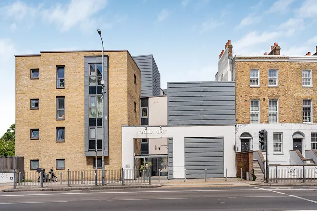 Commercial Road, London, E14, photo 2