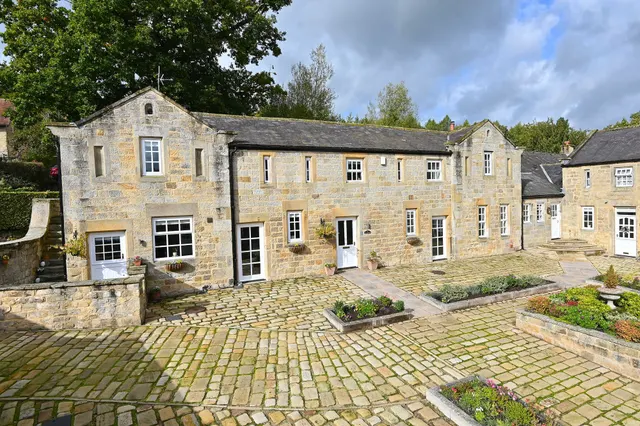Home Farm Square, Birstwith, HG3, photo 2