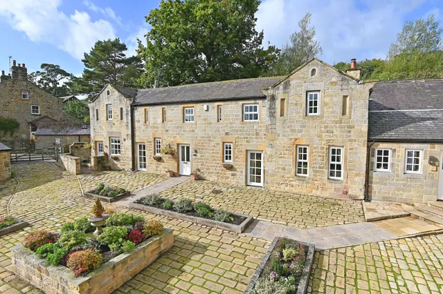 Home Farm Square, Birstwith, HG3, photo 1