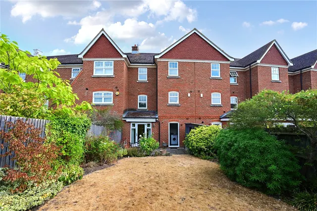 Elvetham Crescent, Fleet, Hampshire, GU51 1BU, photo 1