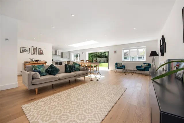 Elm Grove, Barnham, PO22, photo 2