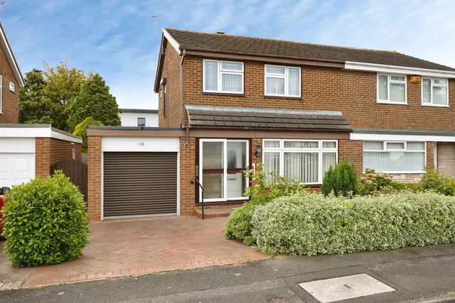Dalmuir Close, Eaglescliffe, Stockton-on-Tees, Durham, TS16 — photo 1