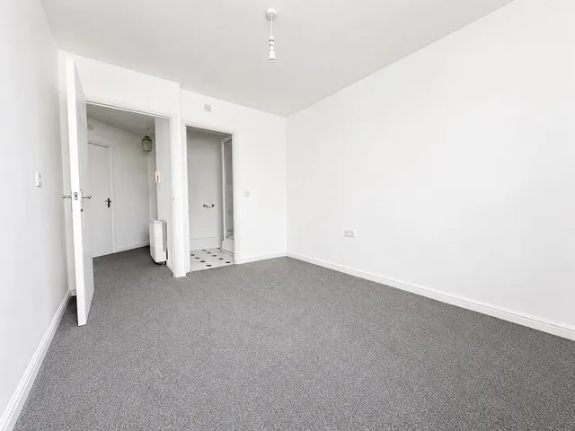 Holyhead Mews, Cippenham, photo 2