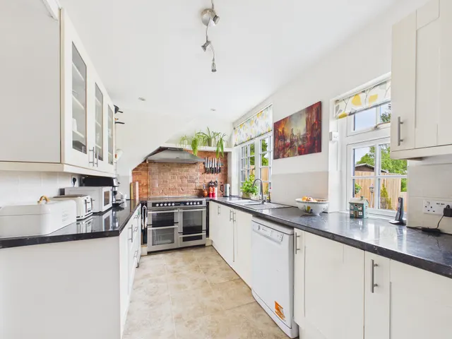 Old Dashwood Hill, Studley Green, HP14, photo 2