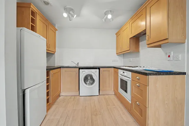 Photo 3 — Fount Court, Market Harborough, LE16