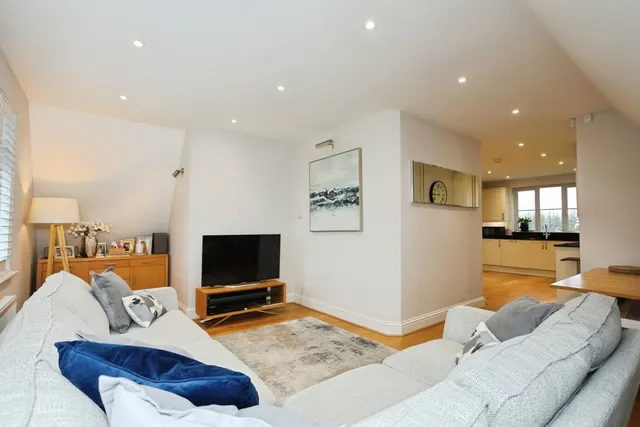 Photo 3 — Heath Road, MAIDSTONE, Kent, ME17