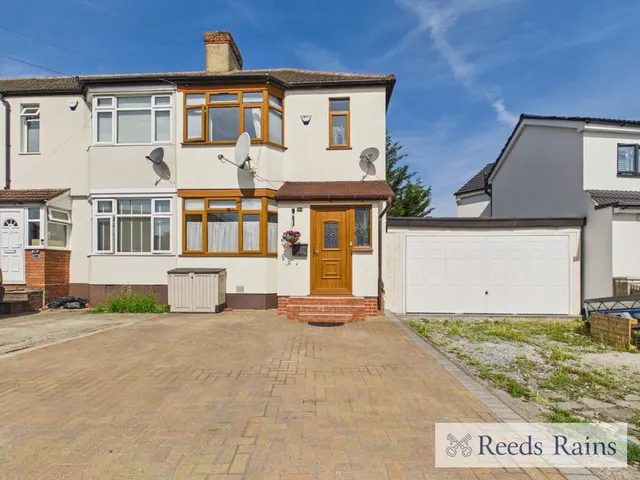 Upper Rainham Road, Hornchurch, RM12, photo 1