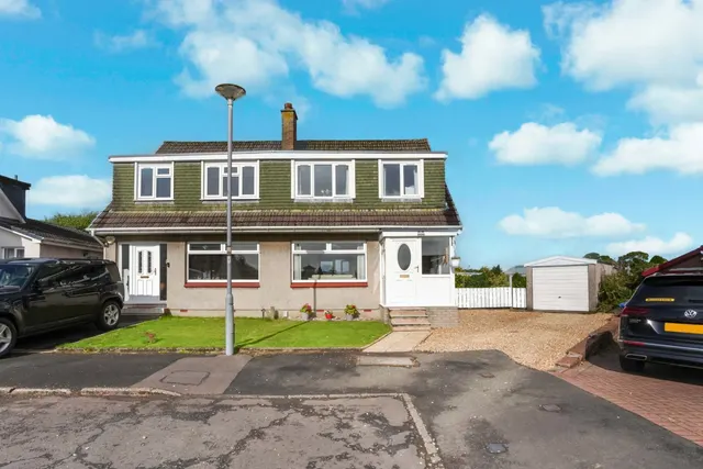 Hamilton Crescent, Bishopton, PA7, photo 1