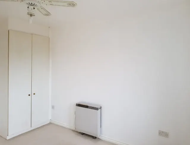 Photo 3 — Drake Crescent, London, SE28 8PZ