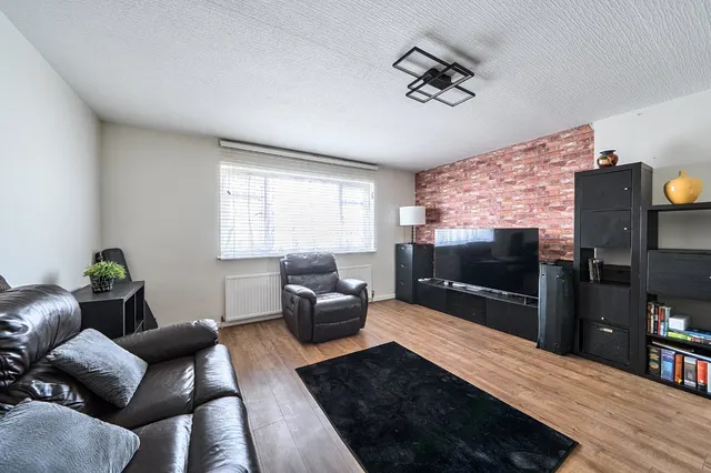 Woodhouse Road, London, N12, photo 1