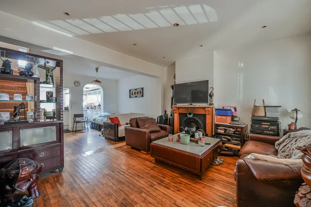 Photo 2 — 47 Avondale Road, London