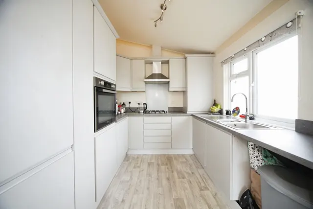 Beechwood Park, Caddington, LU1, photo 3