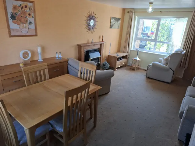 Cypress Court, Northampton, NN3, photo 3