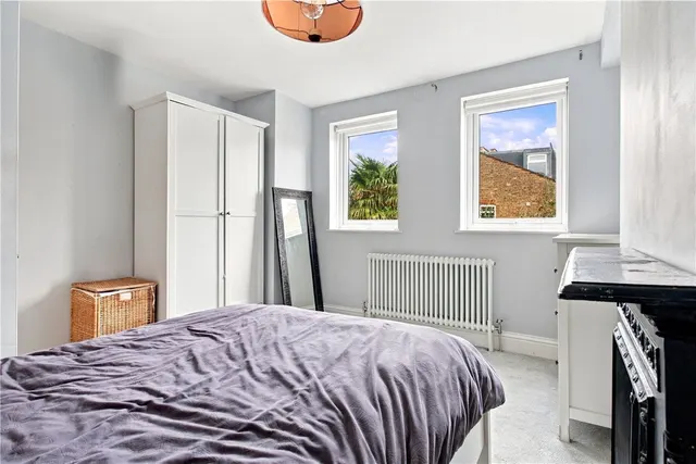 Dafforne Road, London, SW17, photo 2