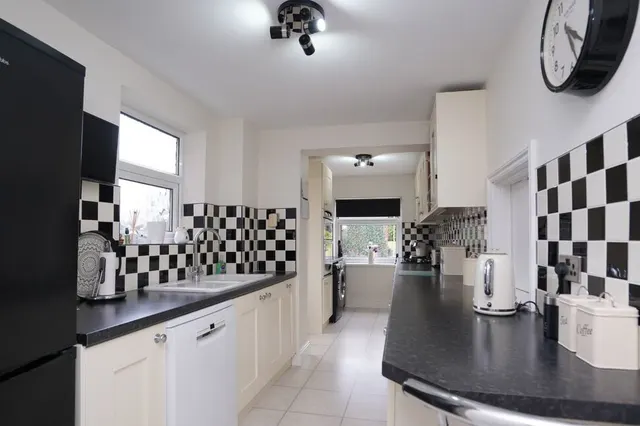 Photo 3 — Alice Close, Bedworth, Warwickshire, CV12