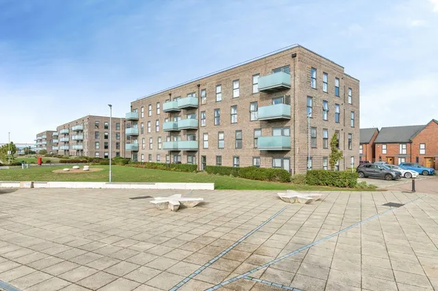 Colliford Road, West Thurrock, RM20, photo 1