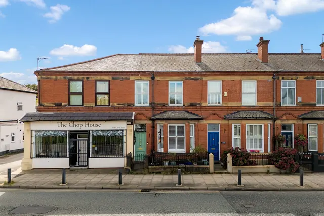 Radcliffe New Road, Whitefield, Manchester, M45 7QX, photo 1