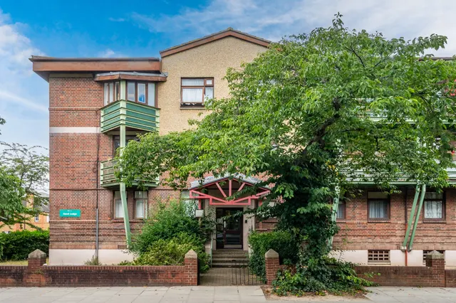 3 Ascot Lodge, Greville Place, London, photo 1