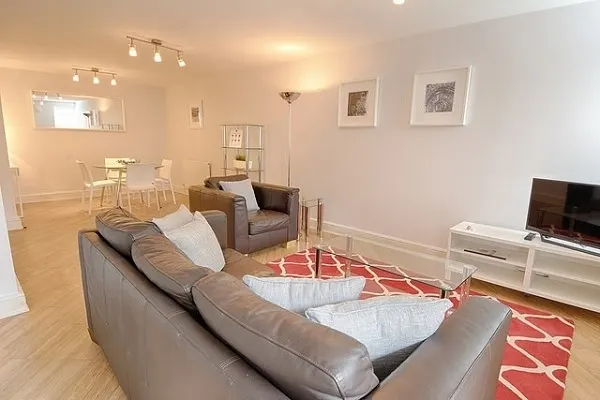 Photo 2 — Hartfield Crescent London SW19