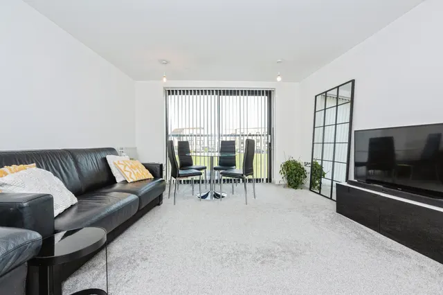5 Southfields Green, Gravesend, photo 1