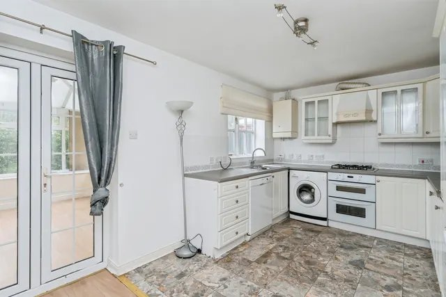 Benton Drive, Chester, CH2, photo 2
