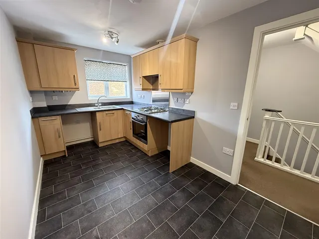 Jeque Place, Burton-On-Trent, DE13, photo 2