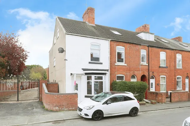 Clinton Street, Worksop, photo 1