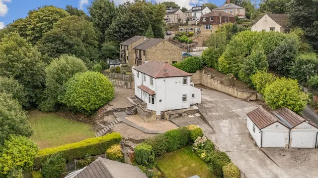 Brownroyd Hill Road, Wibsey, photo 1