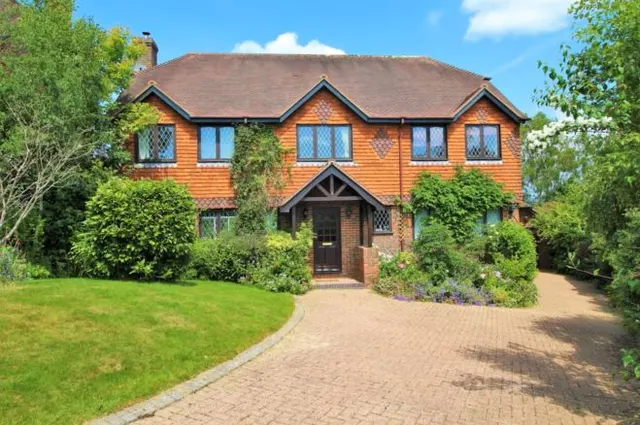 Glenleigh Walk, Robertsbridge, TN32, photo 1