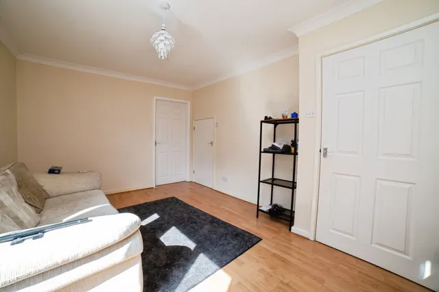 Meden Crescent, Sutton-In-Ashfield, NG17, photo 3