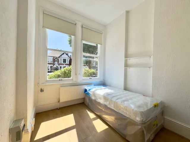 Teignmouth Road, Kilburn, NW2, photo 1