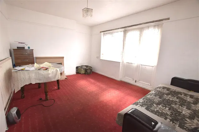 Kings Court, London, E13, photo 3