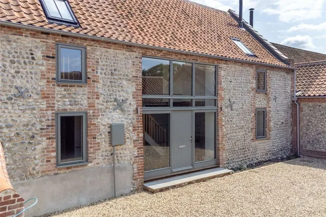 Beeston Hall Farm Barns, Beeston Regis, Cromer, Norfolk, NR27 9NL, photo 1