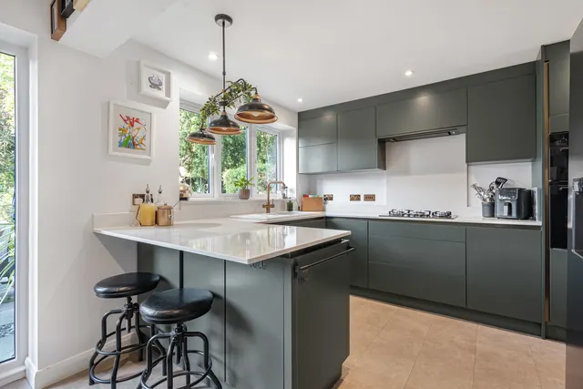 Little Green Lane, Chertsey, KT16, photo 3