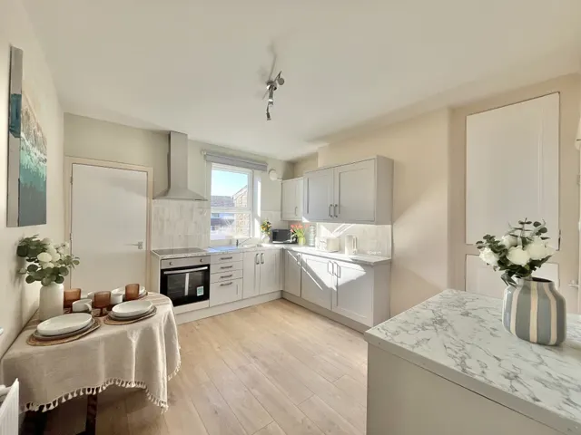 North Lodge Avenue, Harrogate, HG1, photo 3