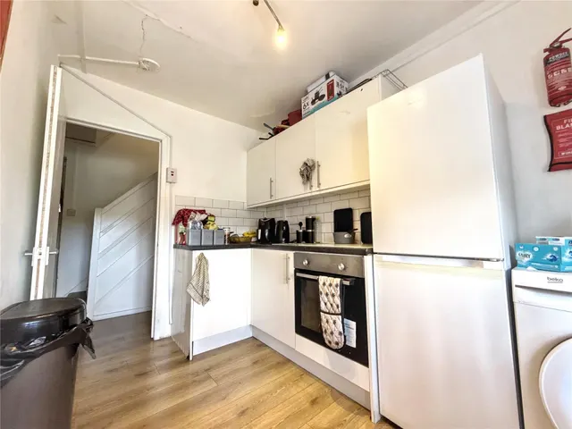 Stroud Crescent, London, photo 3
